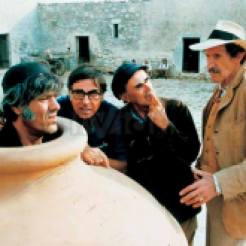 Il capolavoro di Franco Franchi e Ciccio Ingrassia: "La Giara", episodio del film "Kaos" (1984), tratto da una novella di Pirandello. Franco e Ciccio al cospetto di Pirandello, sfoderano una interpretazione memorabile