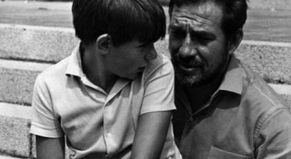 Ugo Tognazzi con il figlio Ricky sul set del film 