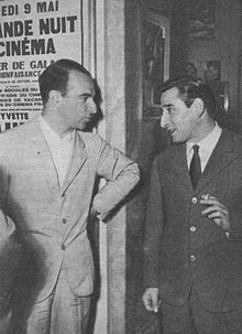 Il regista Alberto Lattuada con Renato Rascel alla presentazione del film “Il cappotto” al Festival di Cannes del 1952. La pellicola sarà acclamata come una delle migliori della kermesse francese e Rascel sfiorerà la vittoria della Palma d'oro, poi andata a Marlon Brando per 